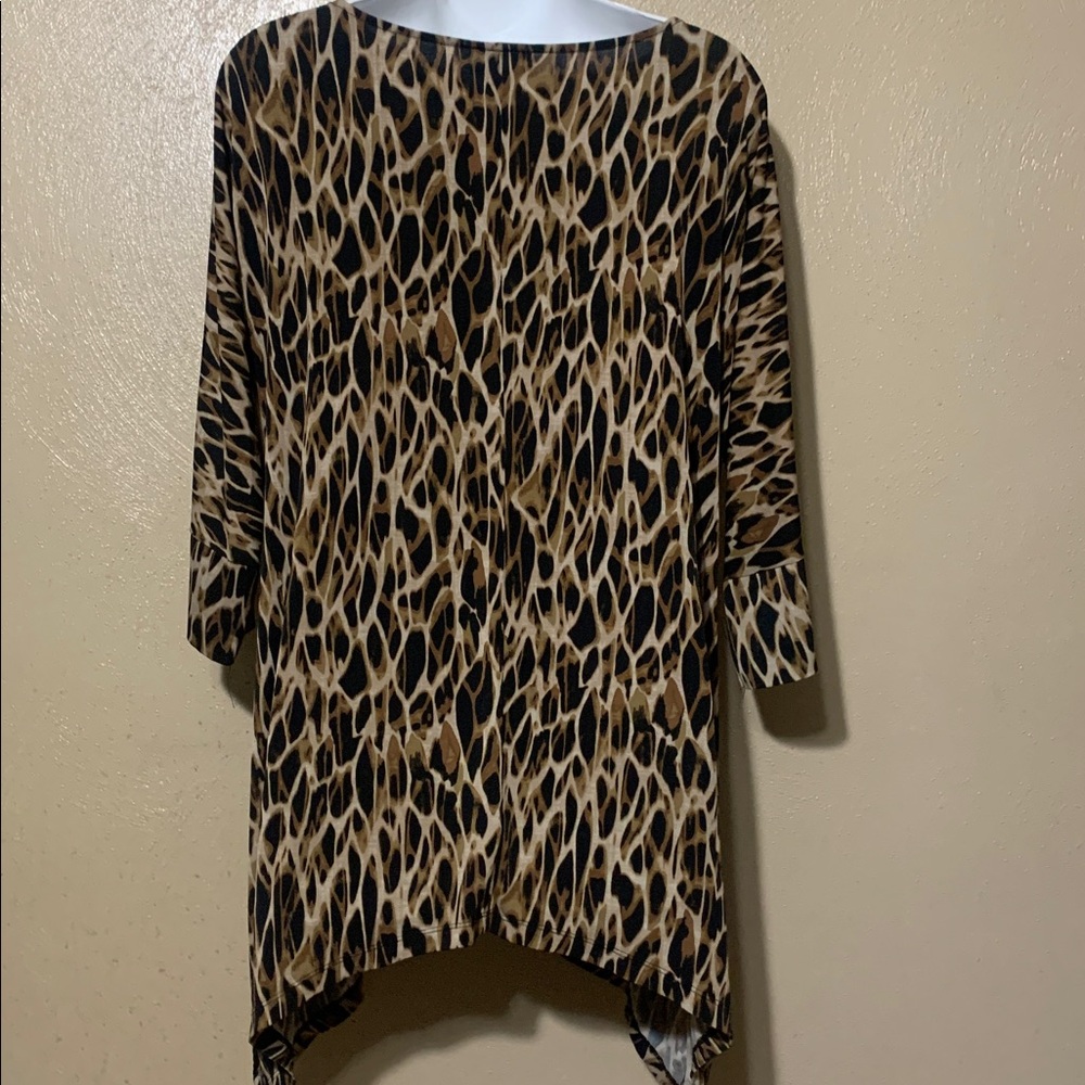 Catherine’s 0X Leopard-Pattern Top Black Floral E… - image 3